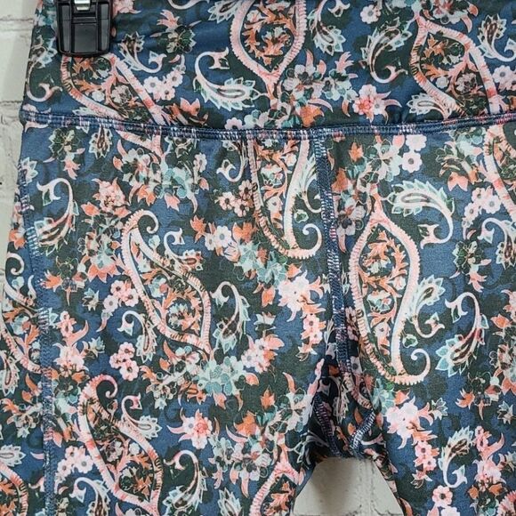 LuLaRoe Jade XS 2/4 Floral Paisley Capri Athletic Leggings Workout Yoga Pants - Picture 5 of 8